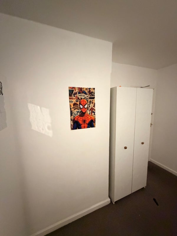 Room Barkham Road in Greater London