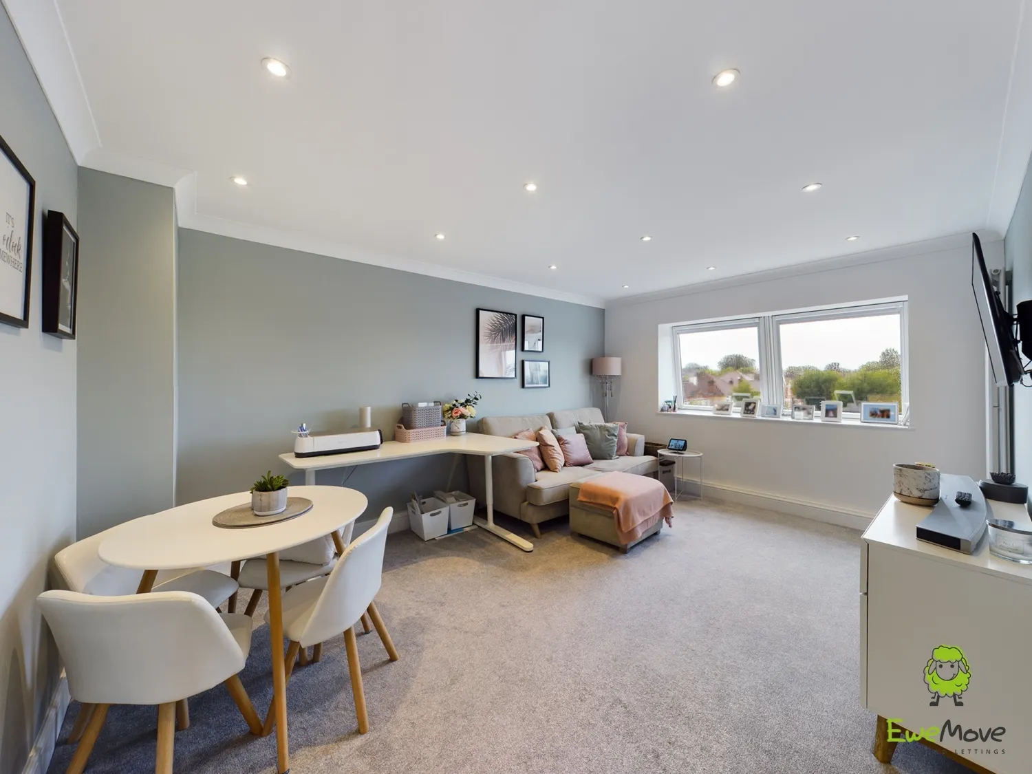 Flat Stanhope Road in Greater London