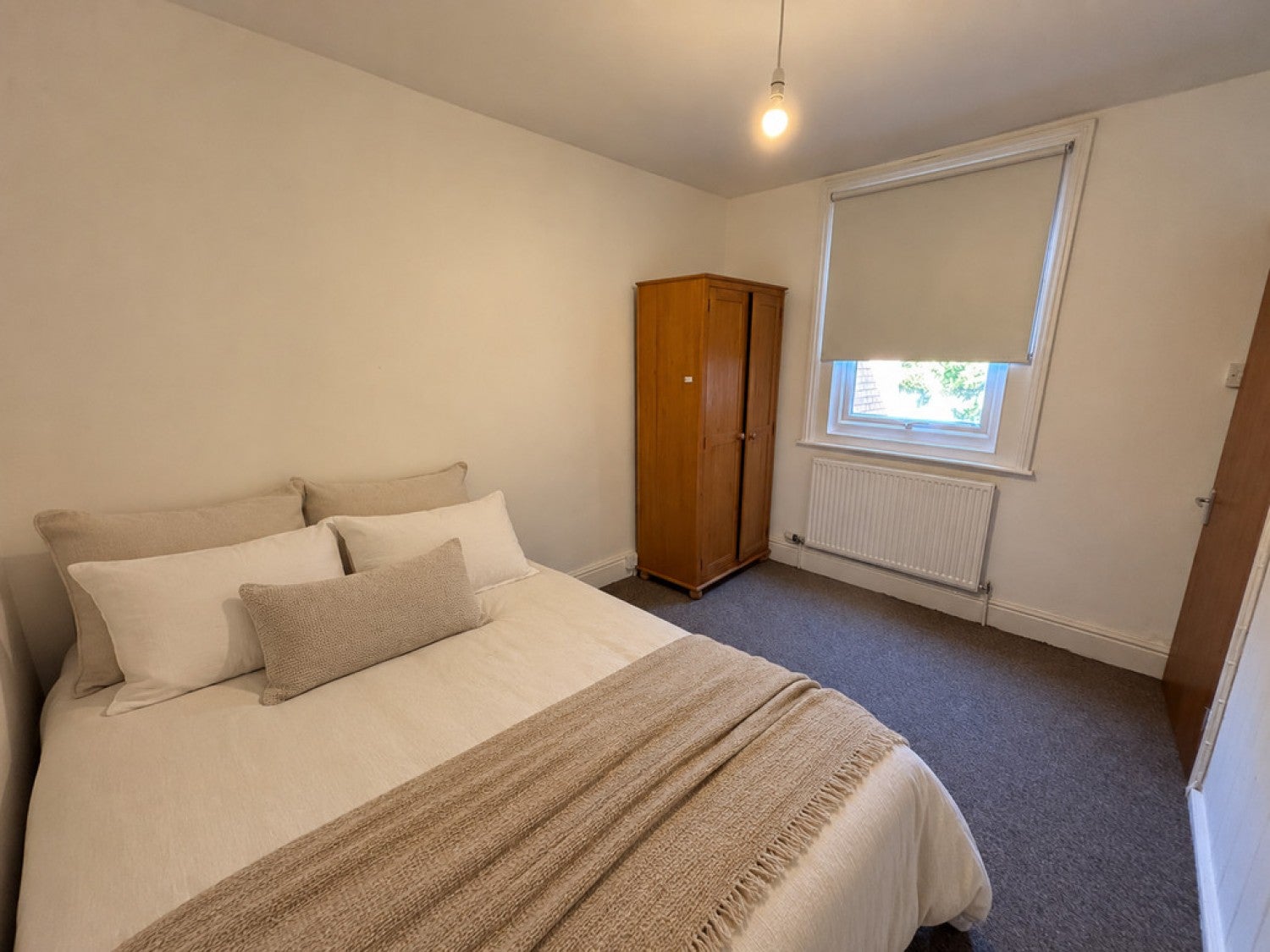 Room Glovers Walk in Yeovil