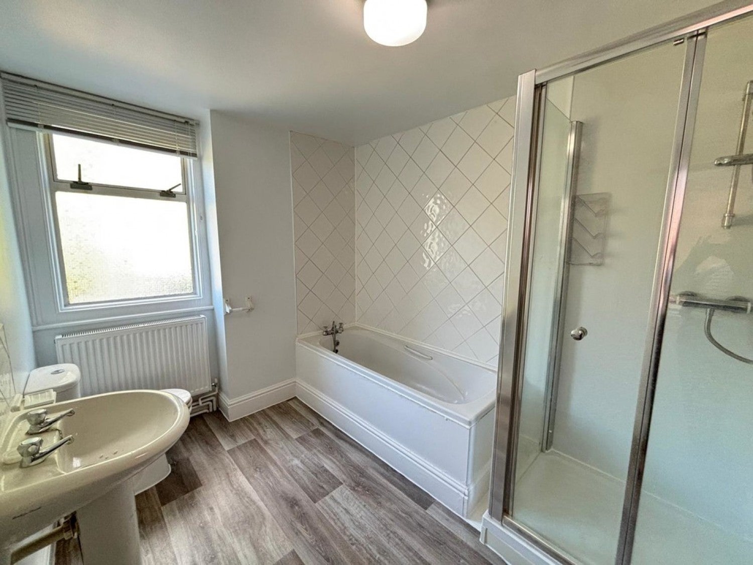 Room Glovers Walk in Yeovil