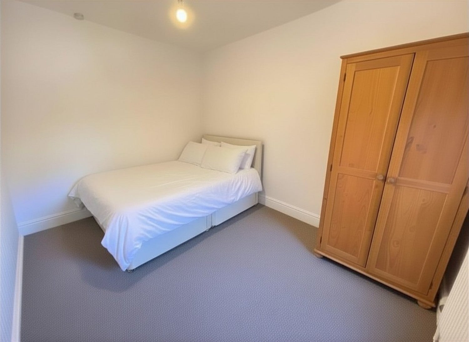 Room Glovers Walk in Yeovil