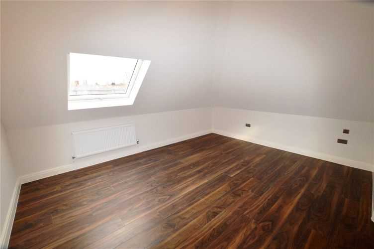 Flat Rushgrove Avenue in Greater London