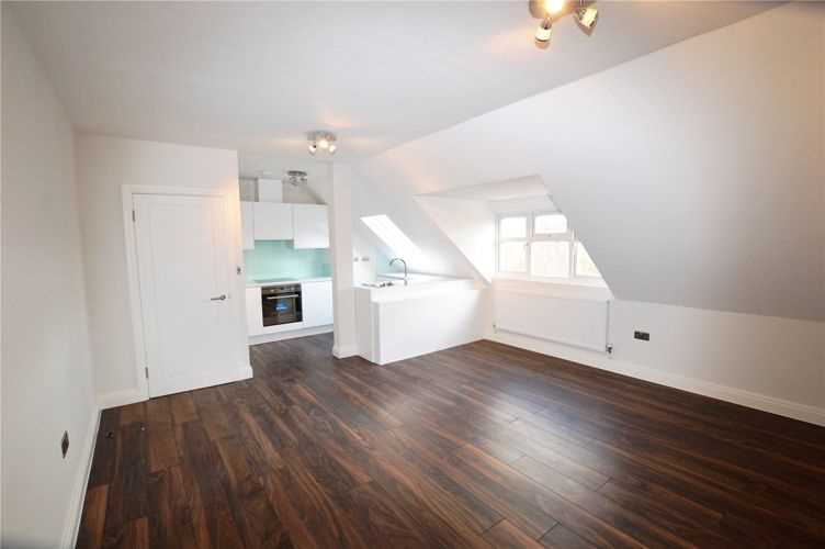 Flat Rushgrove Avenue in Greater London