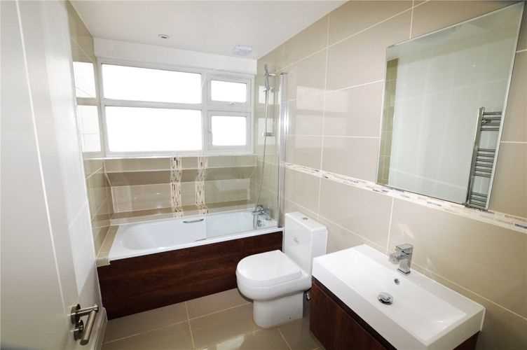 Flat Rushgrove Avenue in Greater London