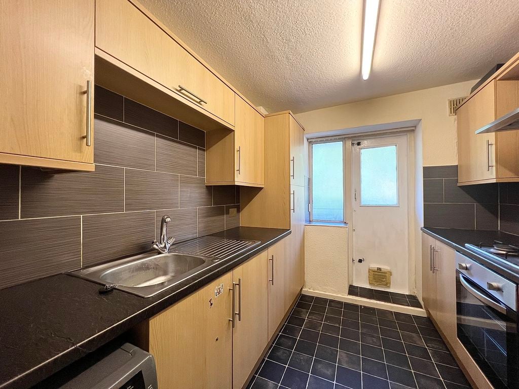Flat Constance Gardens in Salford