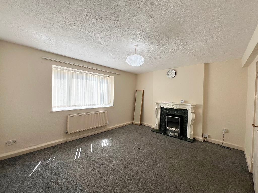 Flat Constance Gardens in Salford