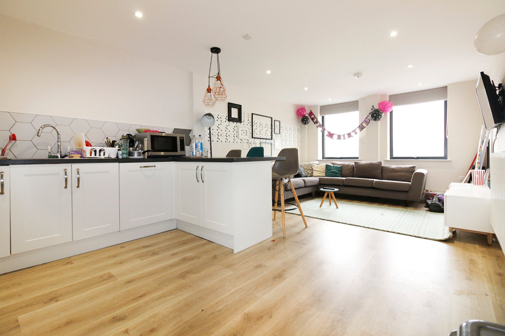 Flat Woodville Road in Cardiff
