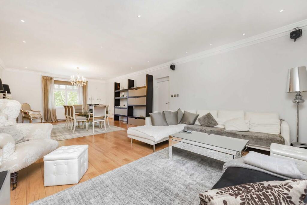 Flat Fitzjohn's Avenue in Greater London
