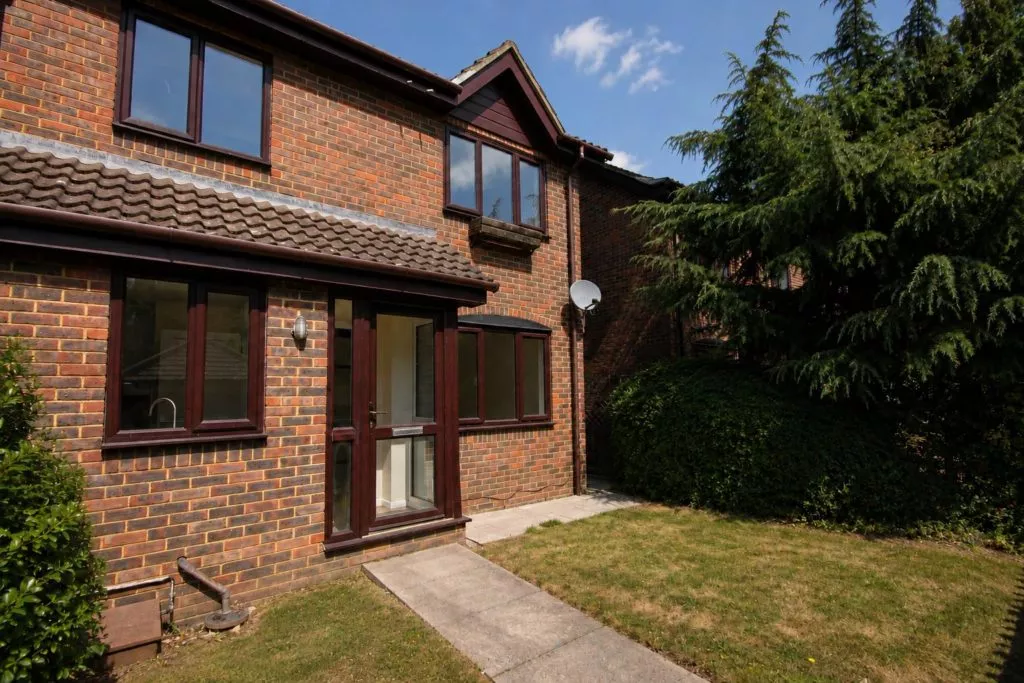 House Elmer Mews in Mole Valley