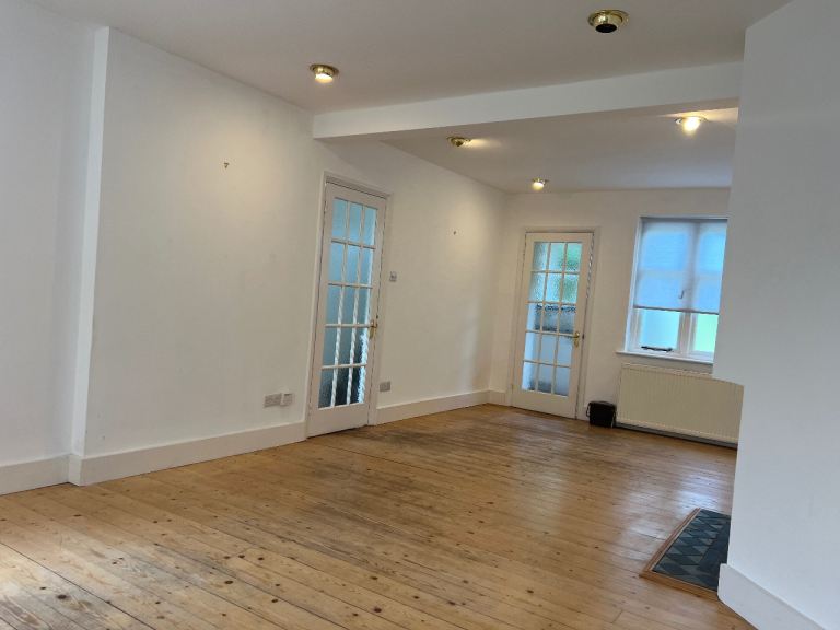 House Wordsworth Walk in Greater London