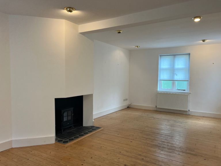 House Wordsworth Walk in Greater London