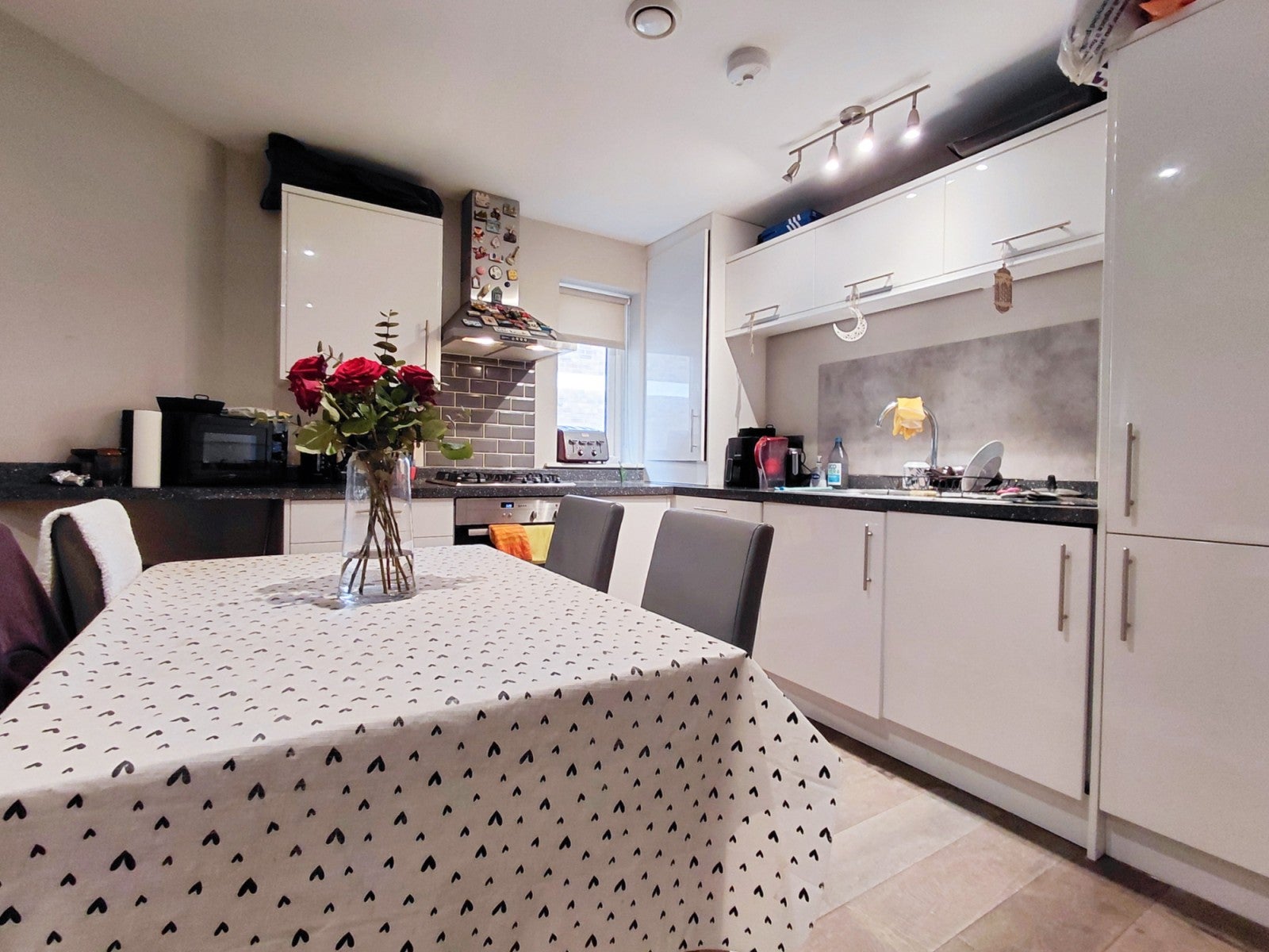 Flat Eaton Rise in Greater London