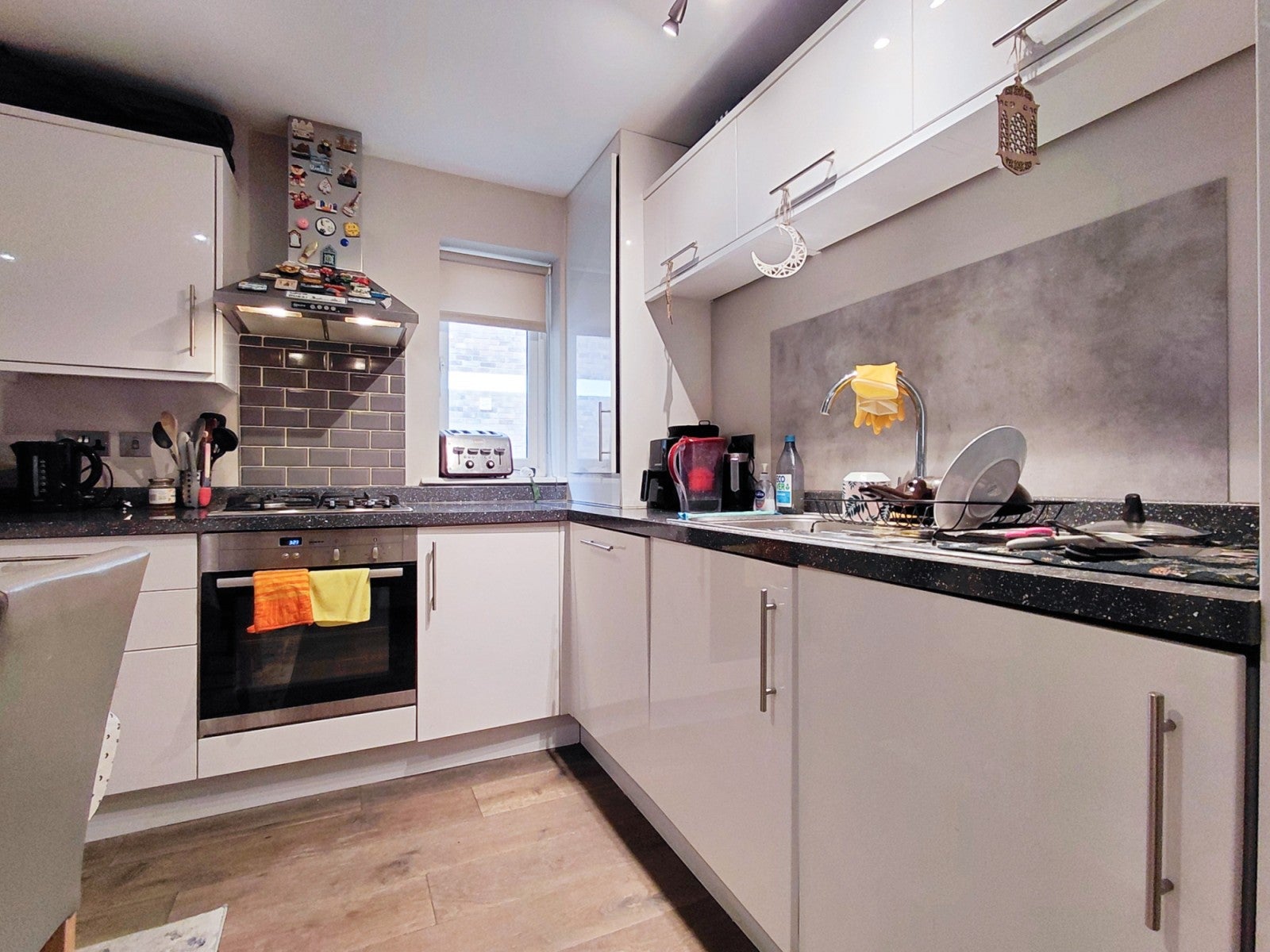 Flat Eaton Rise in Greater London