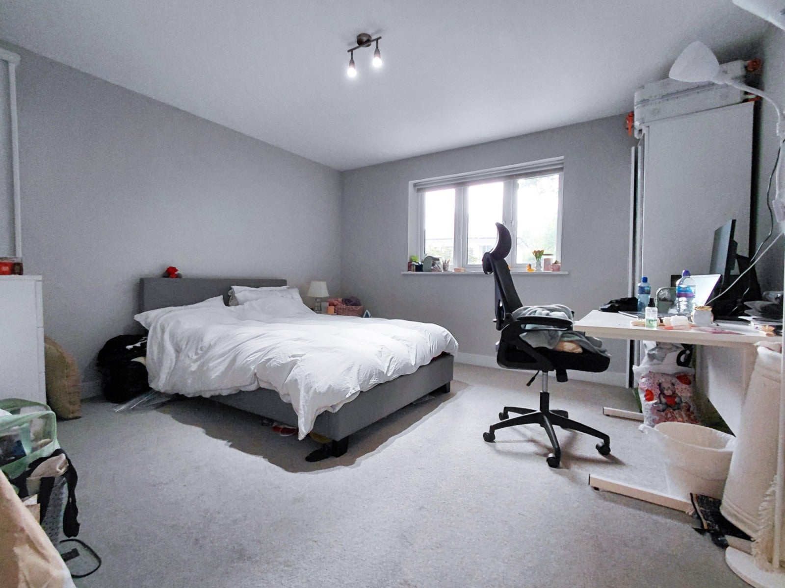 Flat Eaton Rise in Greater London