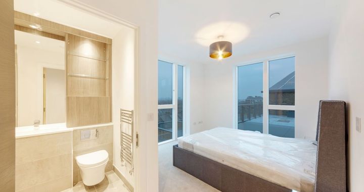 Flat Kings Holt Mews in Greater London