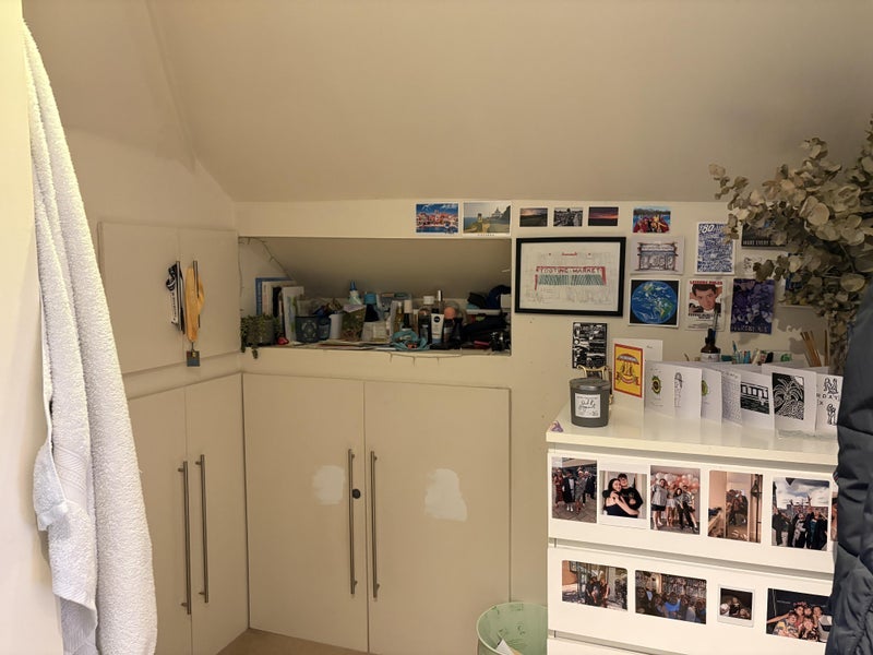 Room Barrow Road in Greater London