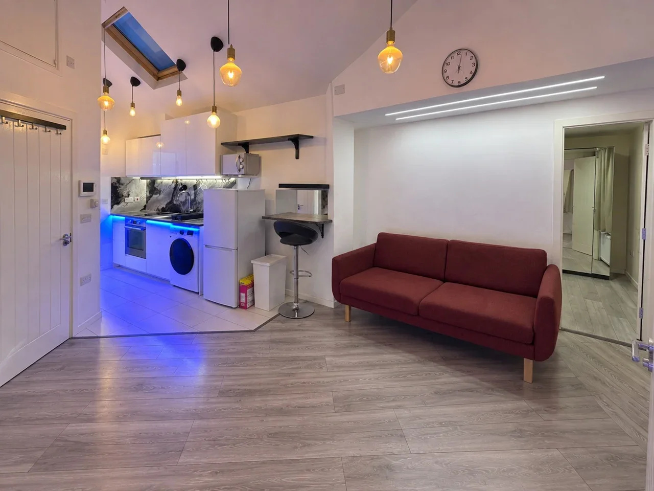 Flat Hillcroft Crescent in Greater London