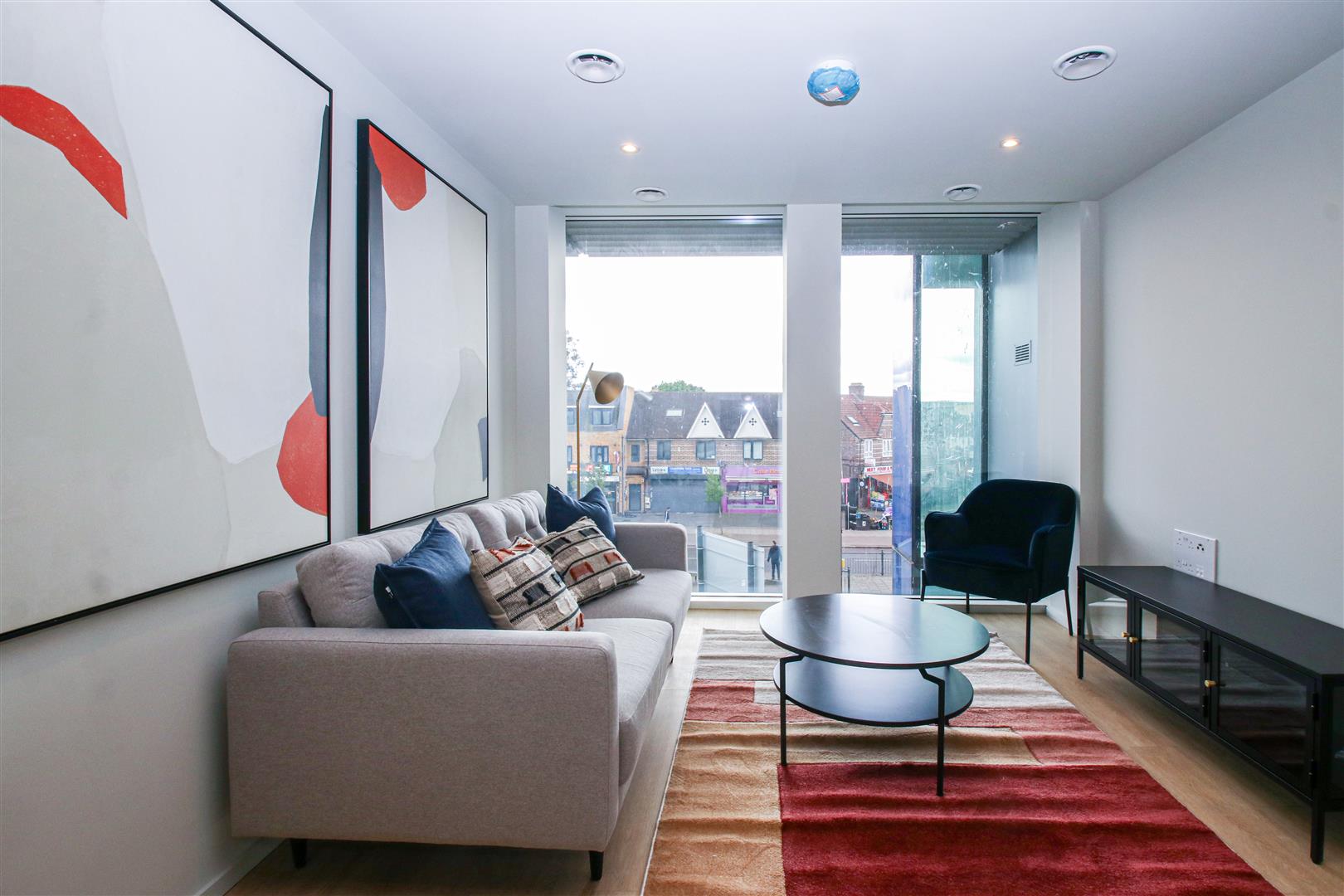 Flat Bath Road in Greater London