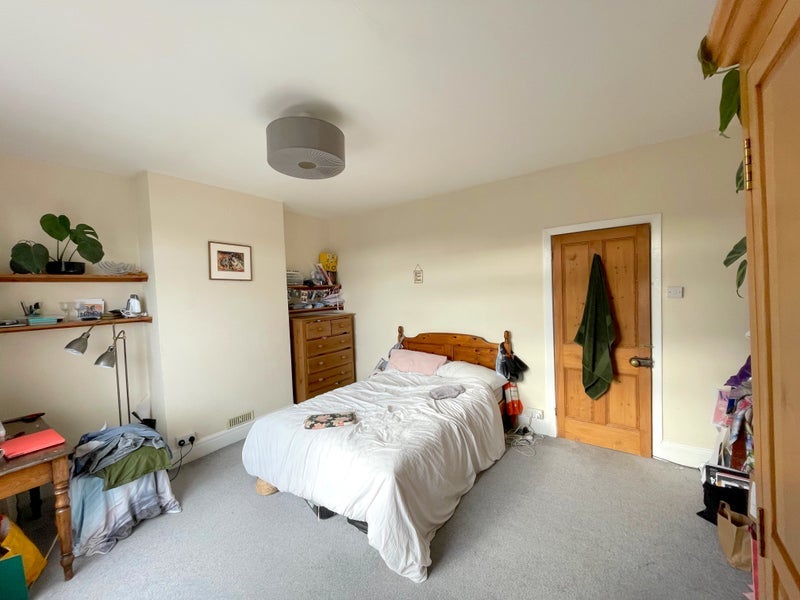 Room Greville Road in Bristol