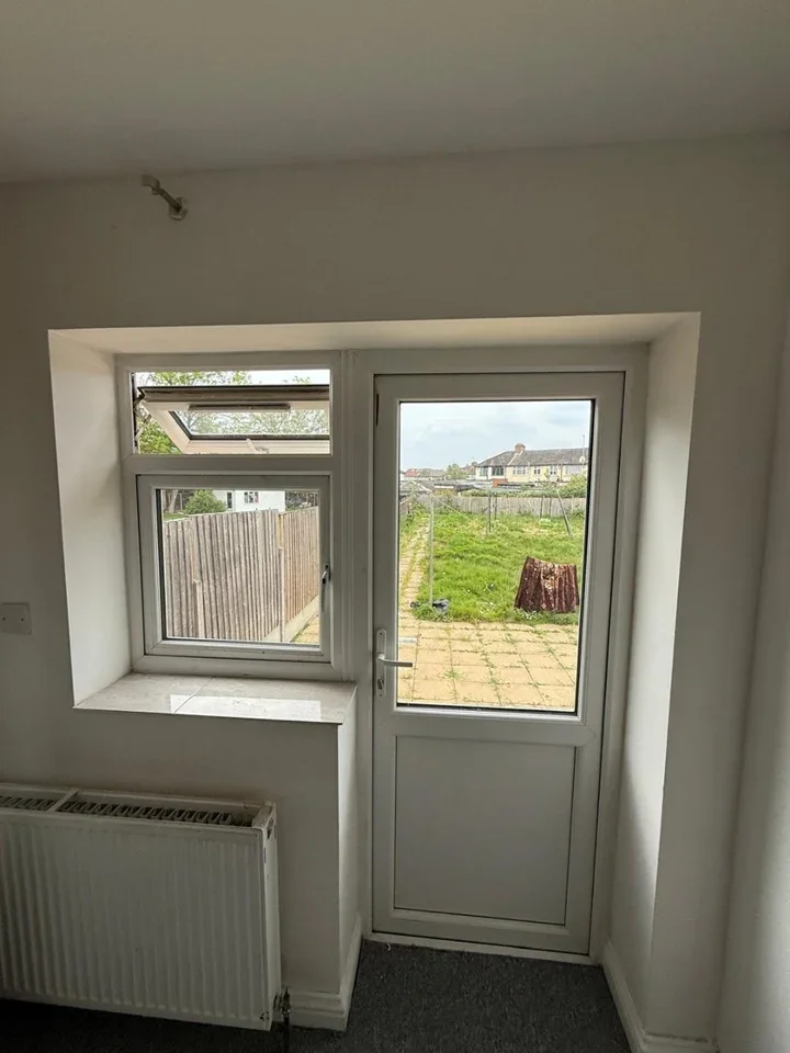 Flat Westleigh Gardens in Greater London