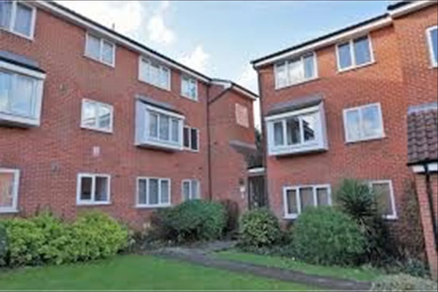 Flat Cambridge Gardens in Greater London