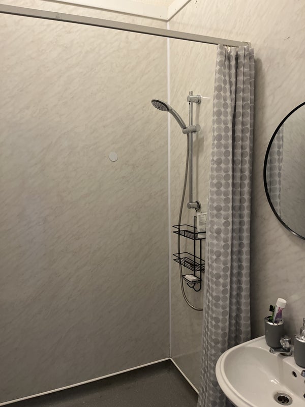 Room Abercorn Place in Winchburgh