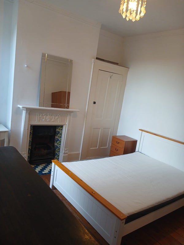 Flat Oakmead Road in Greater London