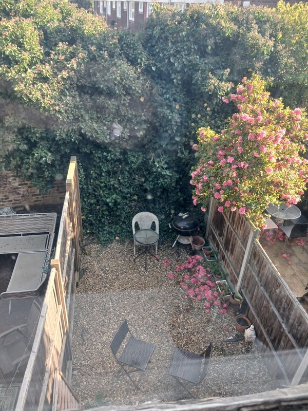 Flat Oakmead Road in Greater London