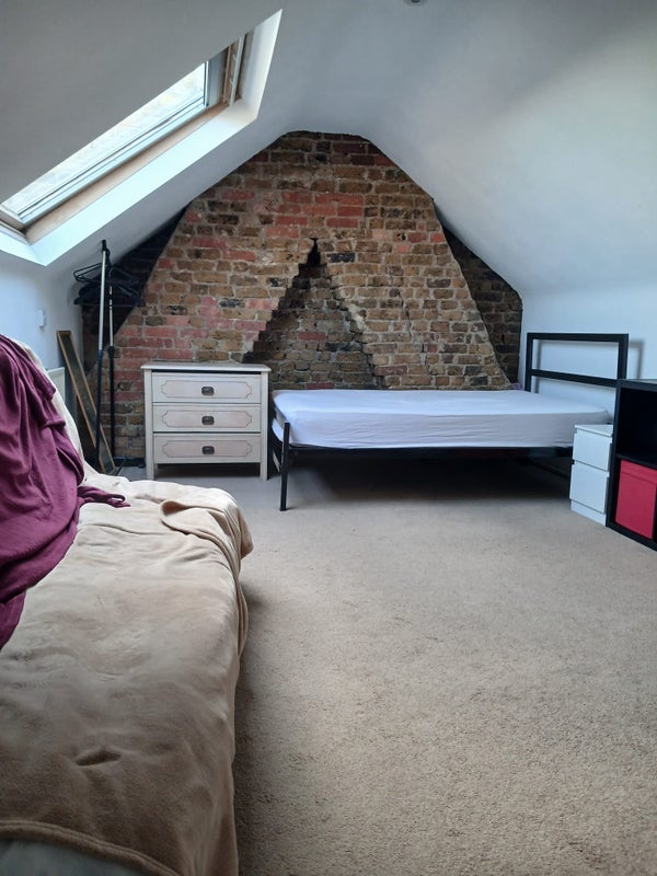 Flat Oakmead Road in Greater London
