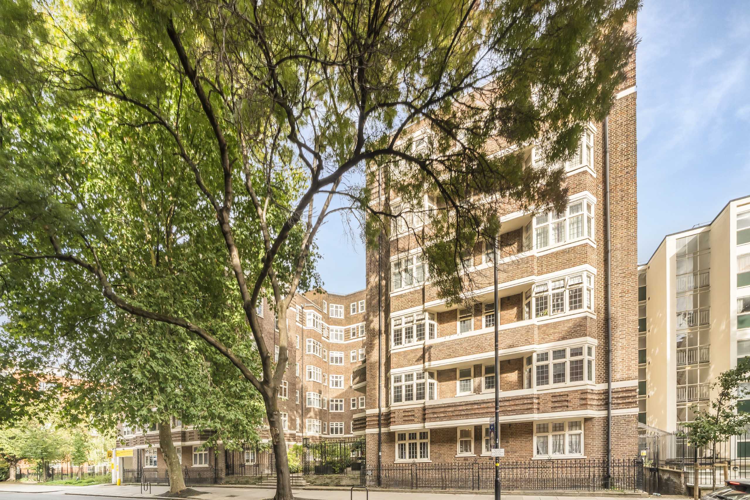 Flat Wakefield Mews in Greater London