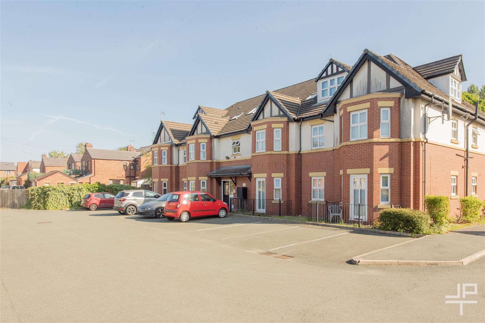 Flat Wigan Road in Ashton-in-Makerfield
