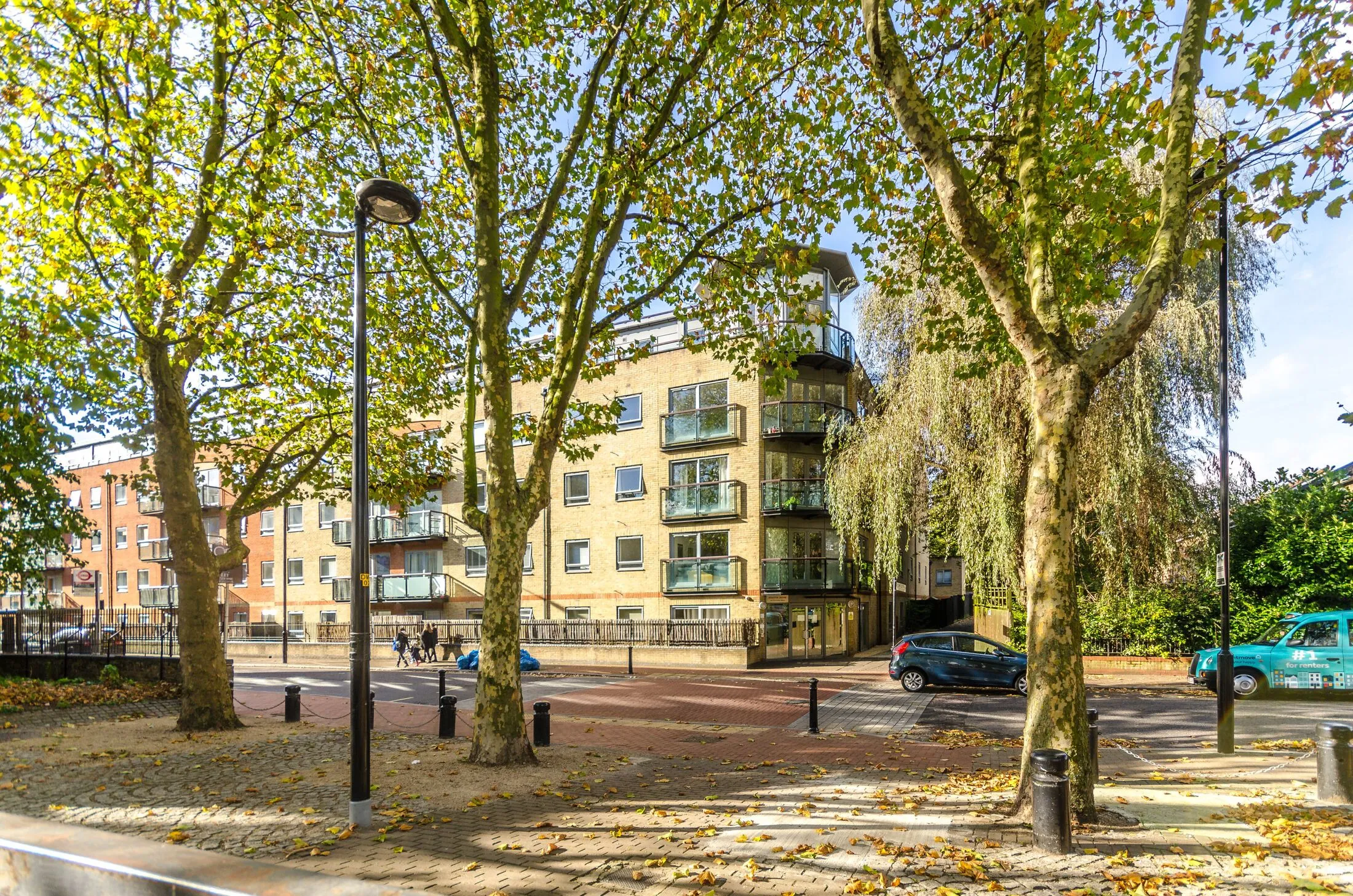 Flat Bryan Road in Greater London