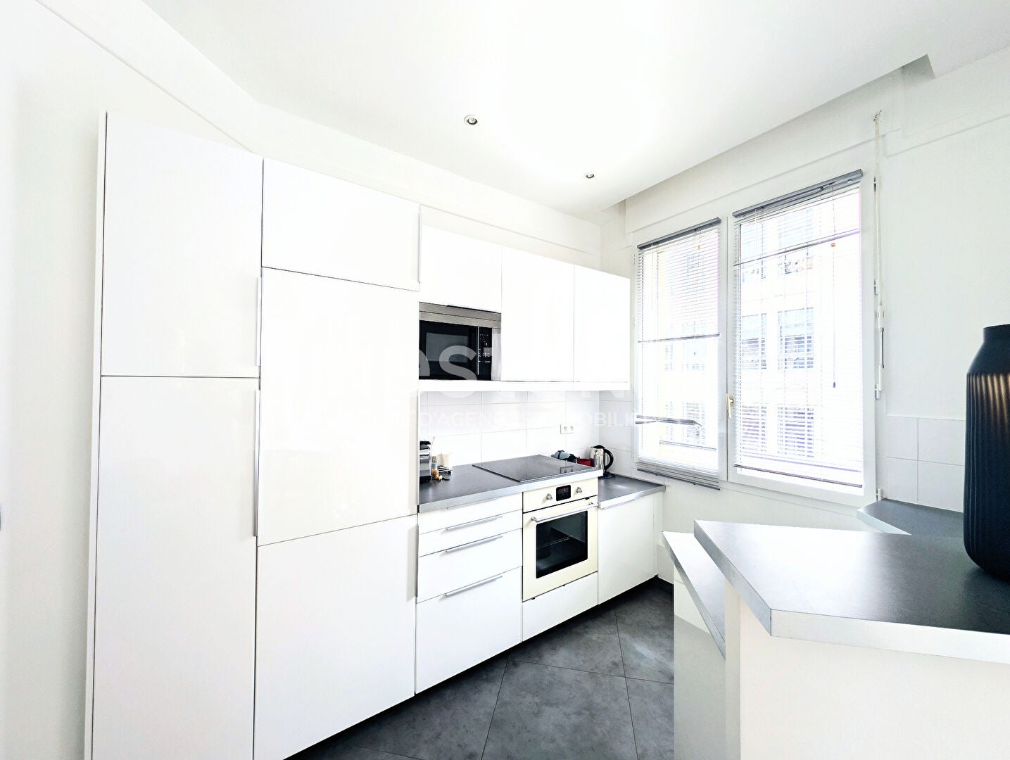 Flat Rue De Colombes in Courbevoie