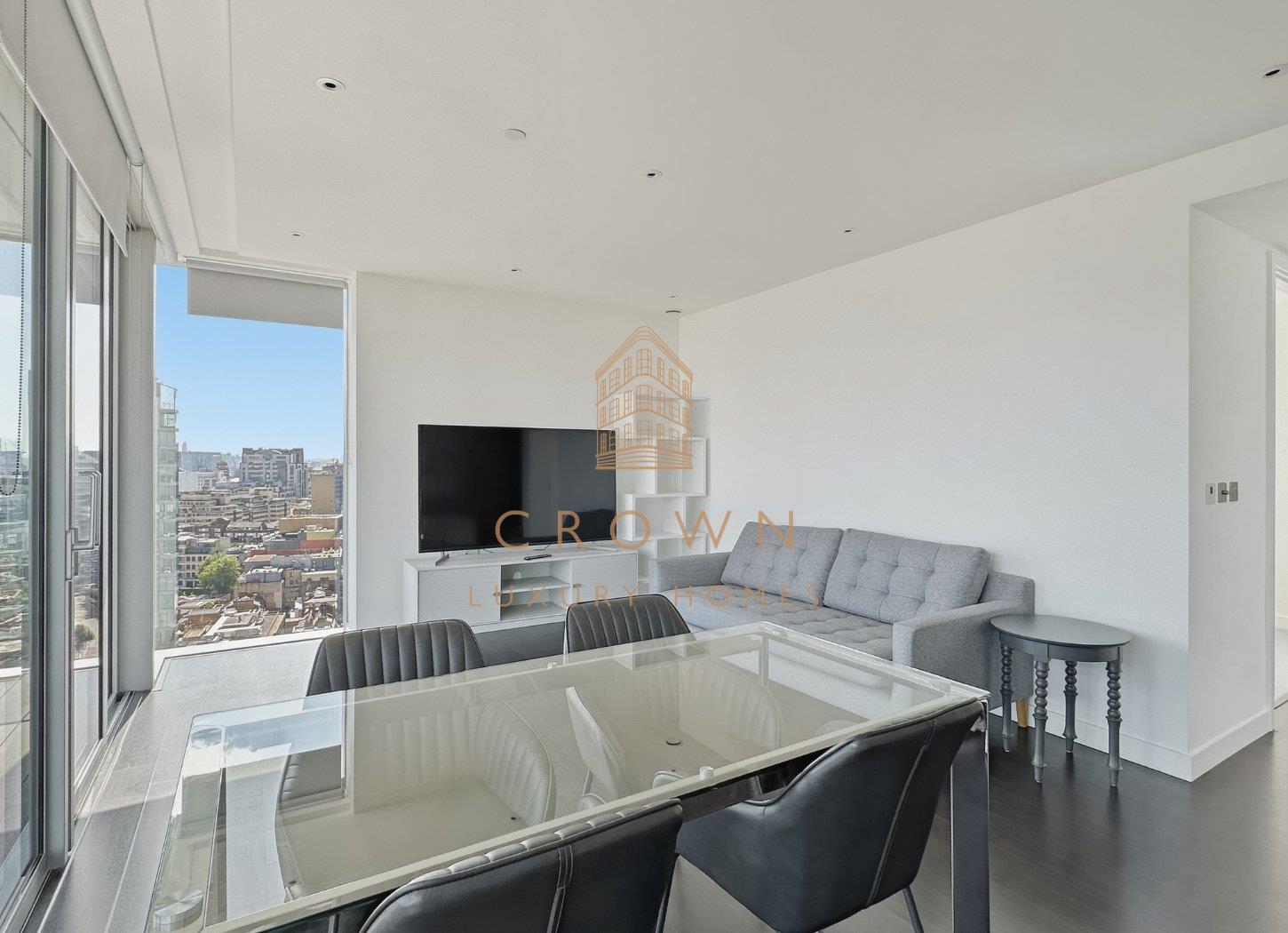 Flat Alie Street in Greater London