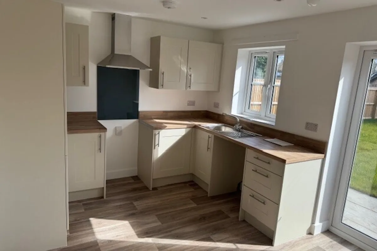 Flat Walsingham Court in Fenland District