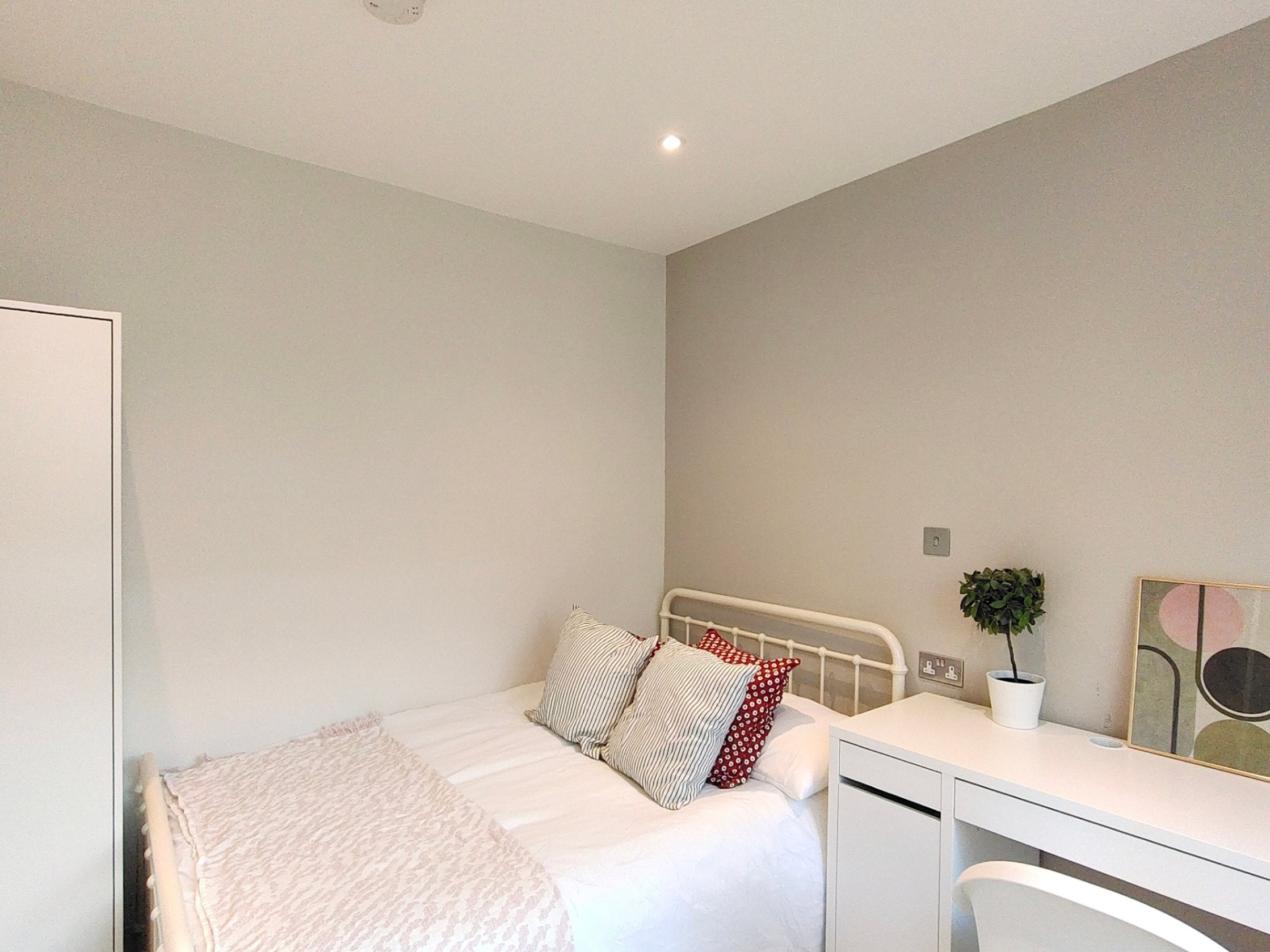 Room Ernest Street in Greater London