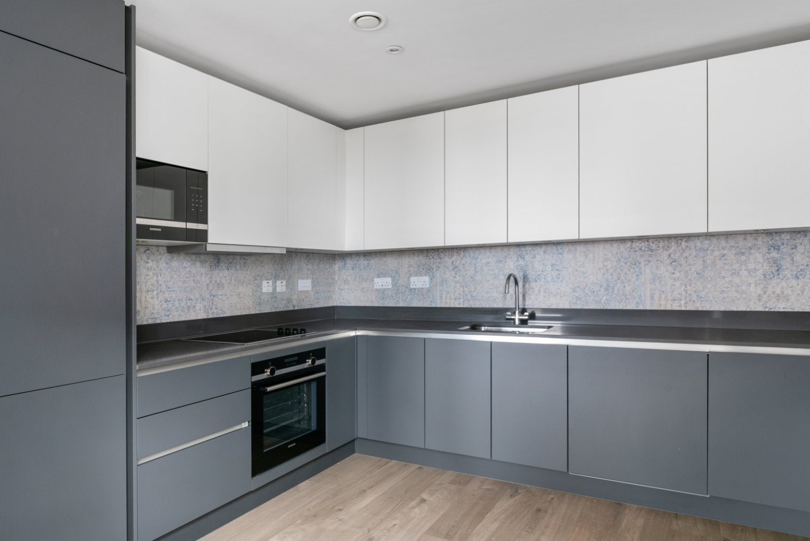 Flat Tandy Place in Greater London