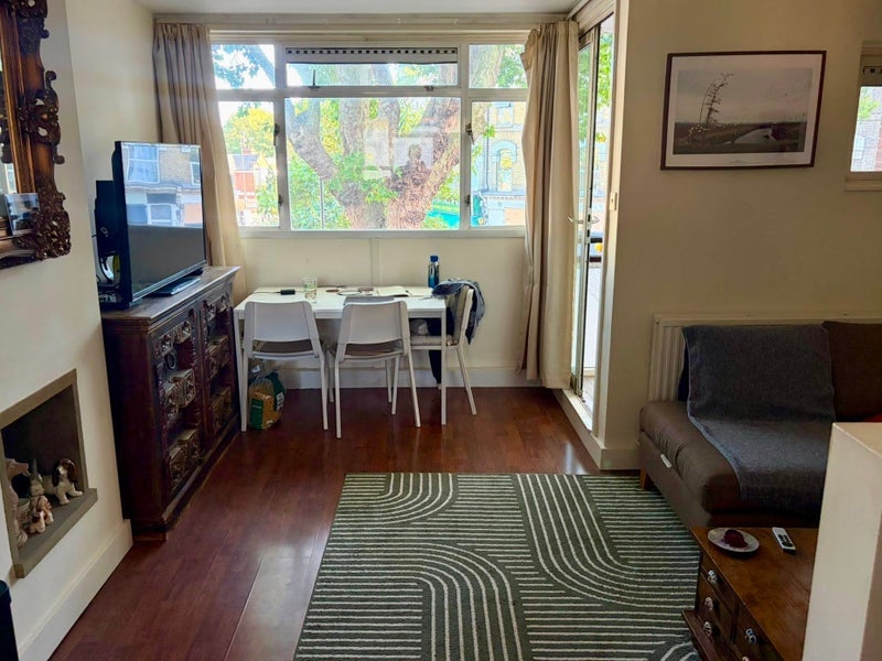 Flat Grosvenor Avenue in Greater London