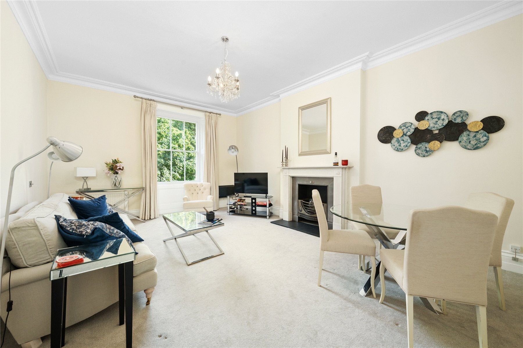 Flat Eccleston Square in City of Westminster