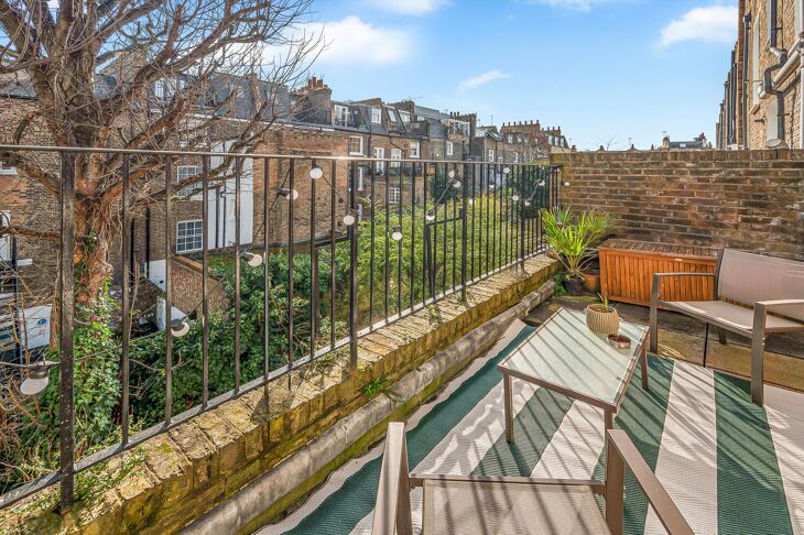 Flat Grantbridge Street in Greater London