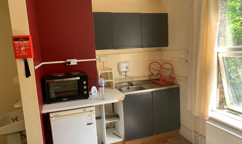 Room Tierney Road in Greater London