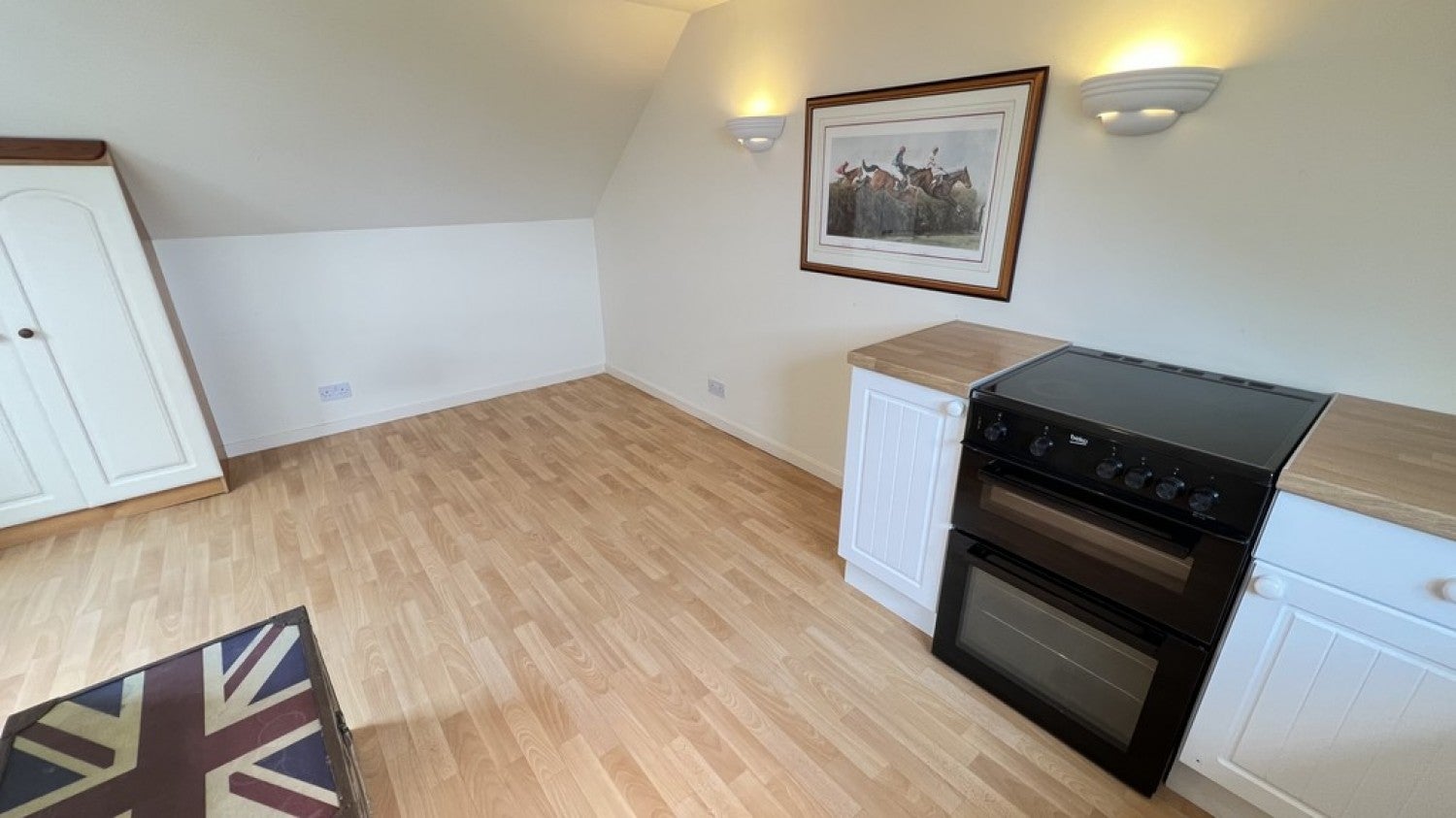 Flat Ruskin Drive in Warminster