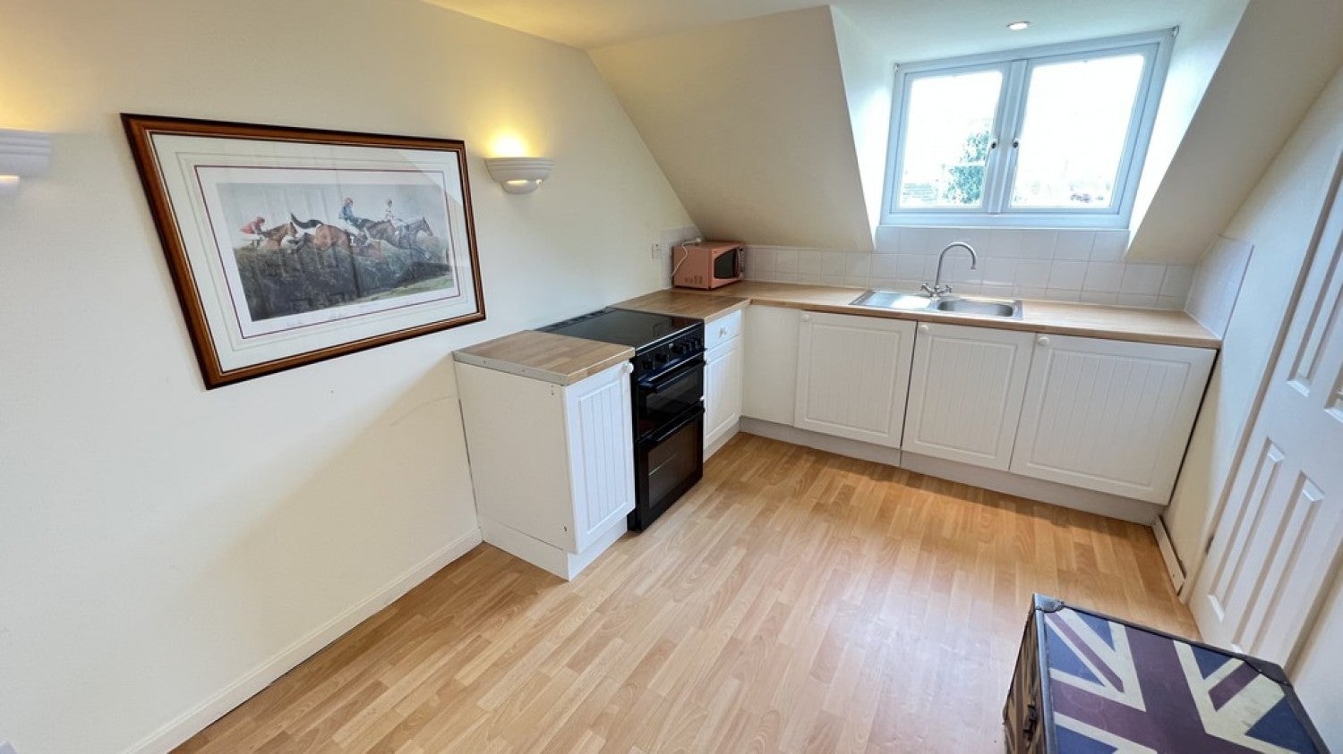 Flat Ruskin Drive in Warminster