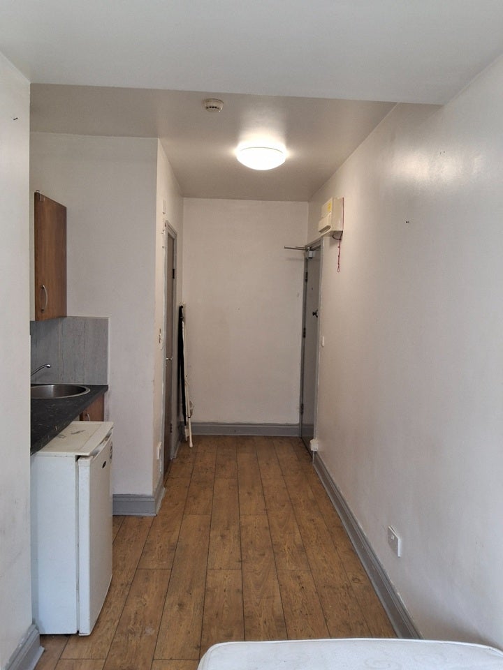 Flat Park Grove in Greater London