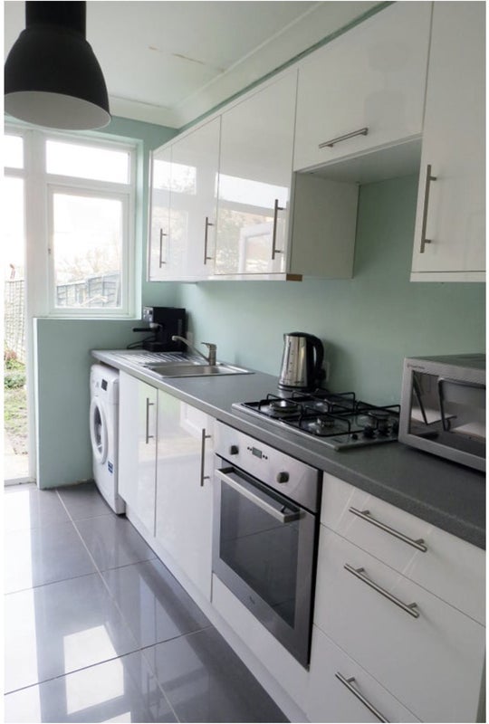 Room The Woodlands in Greater London
