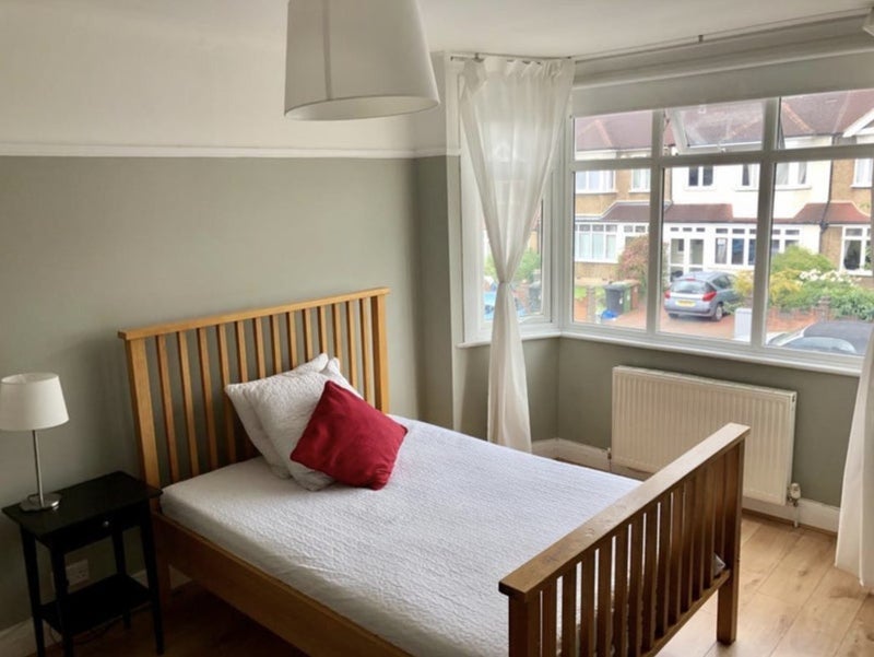 Room The Woodlands in Greater London