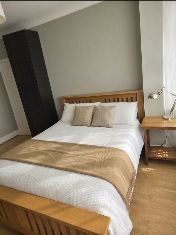 Room The Woodlands in Greater London
