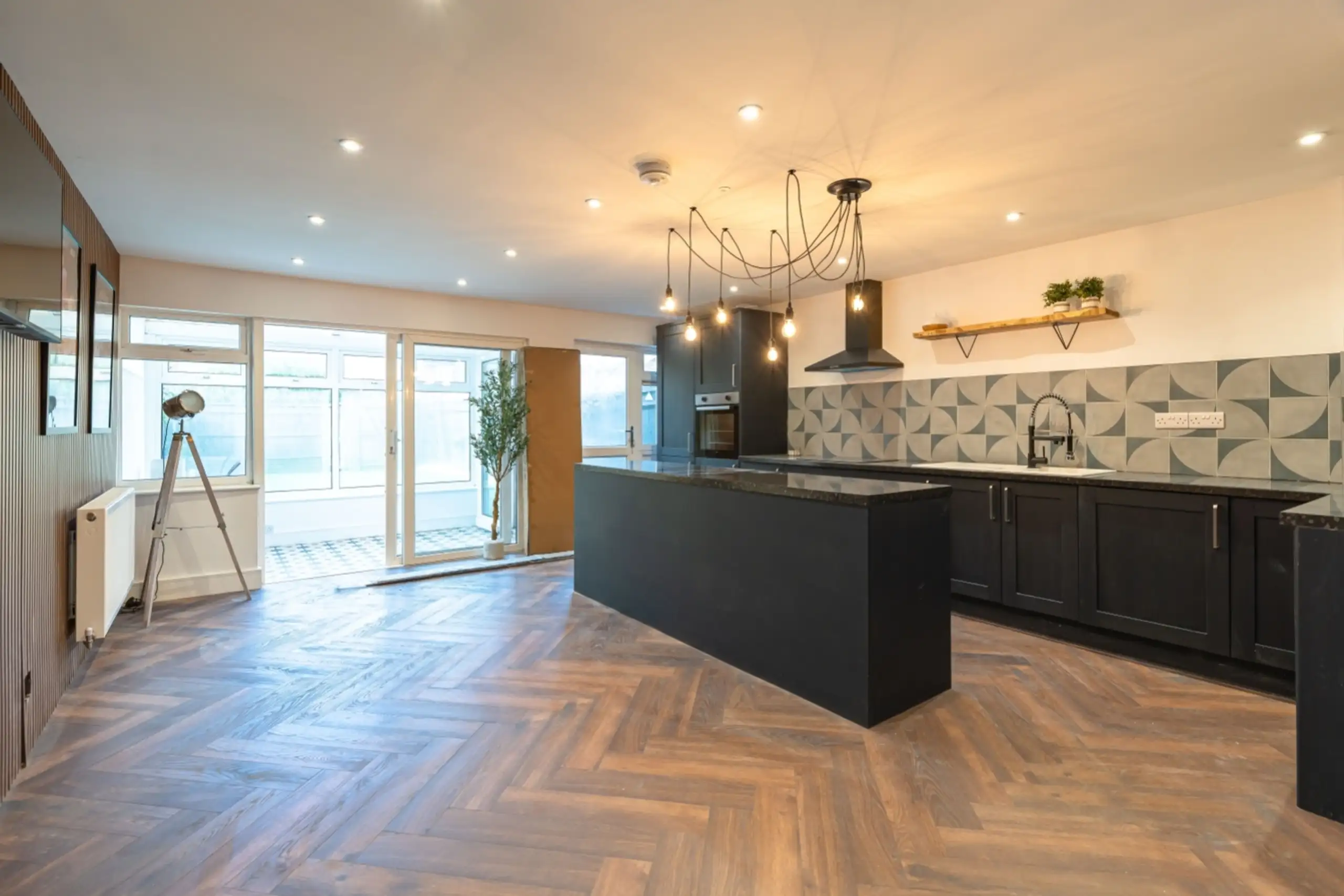 Room Waxes Close in Vale of White Horse
