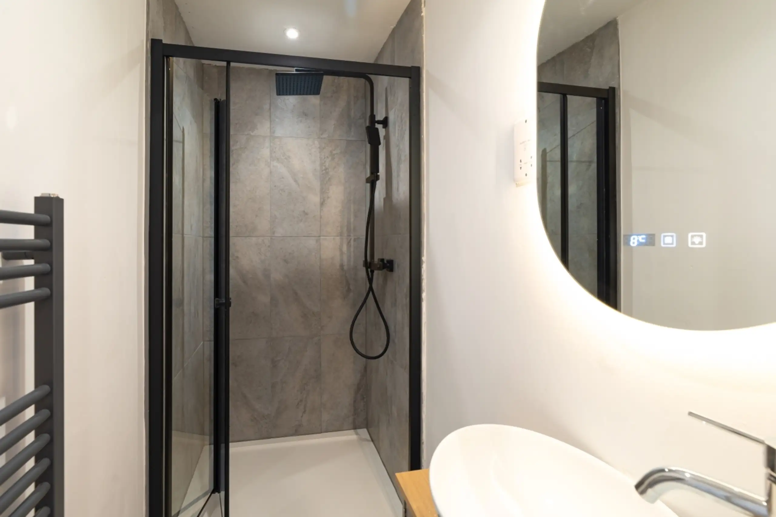 Room Waxes Close in Vale of White Horse