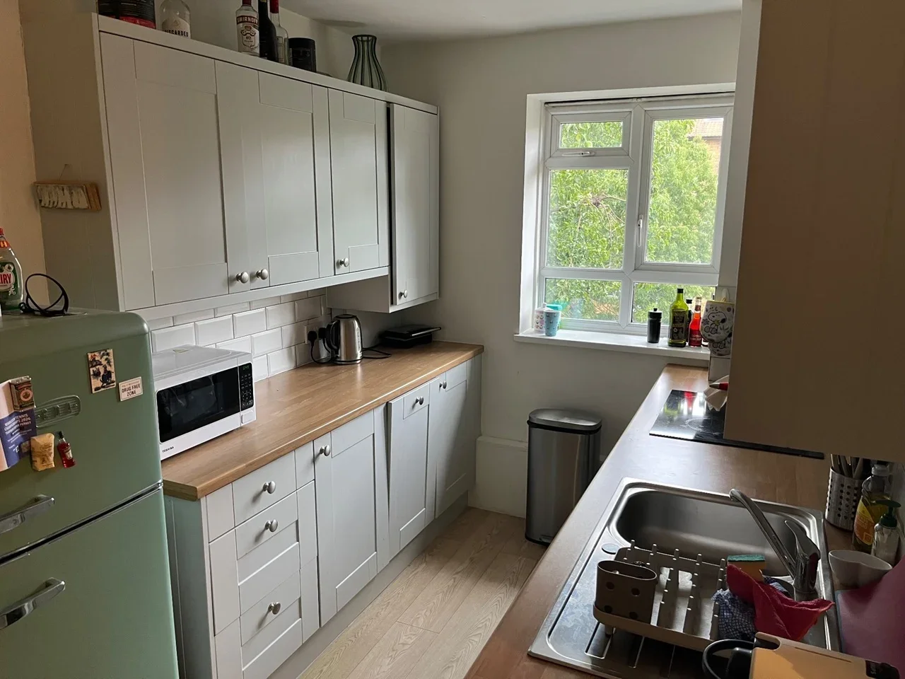 Flat Esher Gardens in Greater London